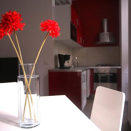 Red Flat In Rome Apartment Bilik gambar
