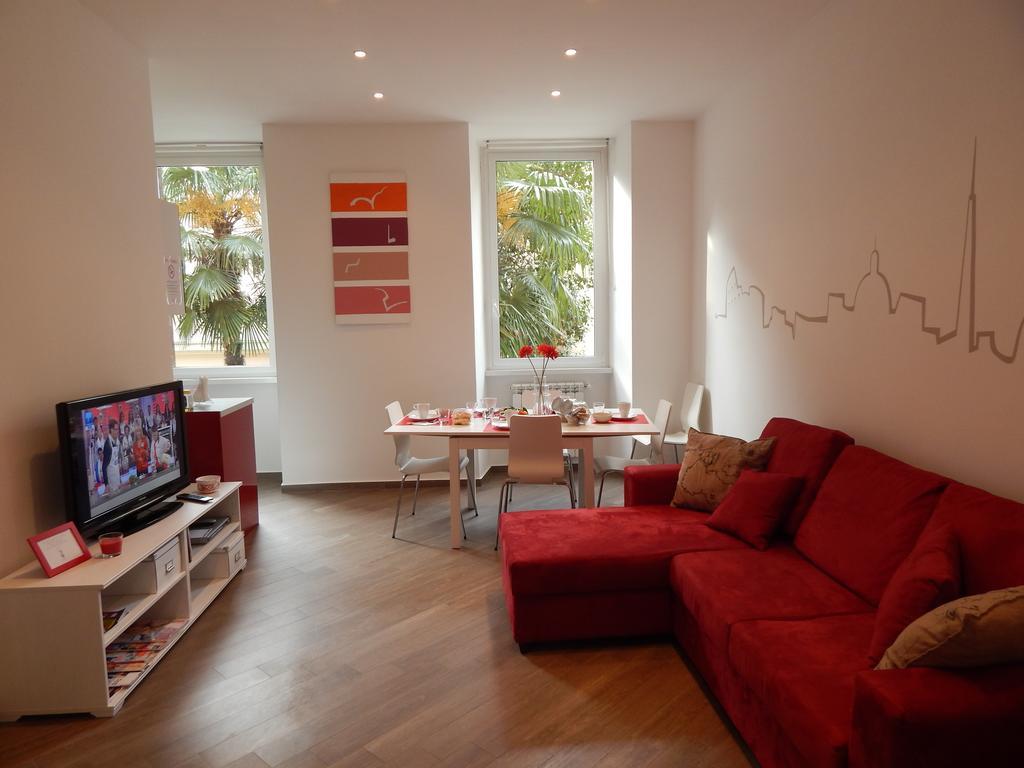 Red Flat In Rome Apartment Bilik gambar