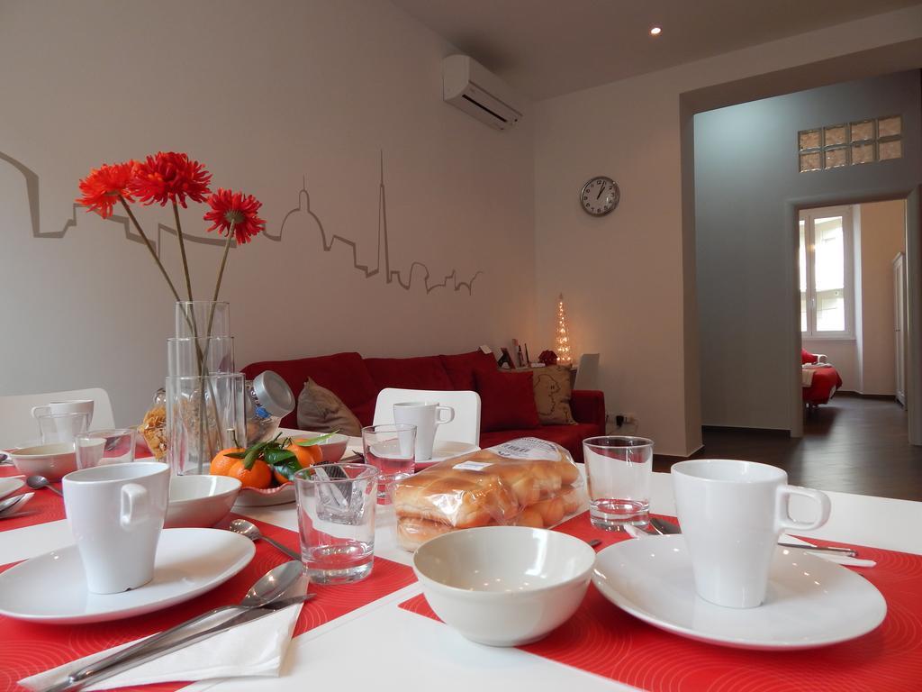 Red Flat In Rome Apartment Bilik gambar